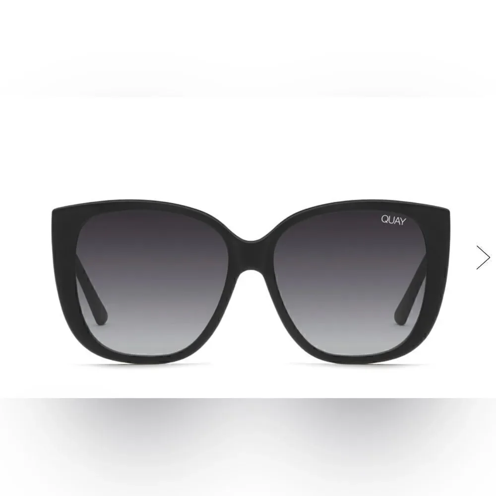 Quay Ever After Frame Matte Black / Lens Smoke Fade 125 NWT  $90